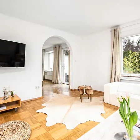 Βίλα Townhouse Riva, Prime Location In The City Of Salzburg, 1000m2 Backyard Σάλτσμπουργκ